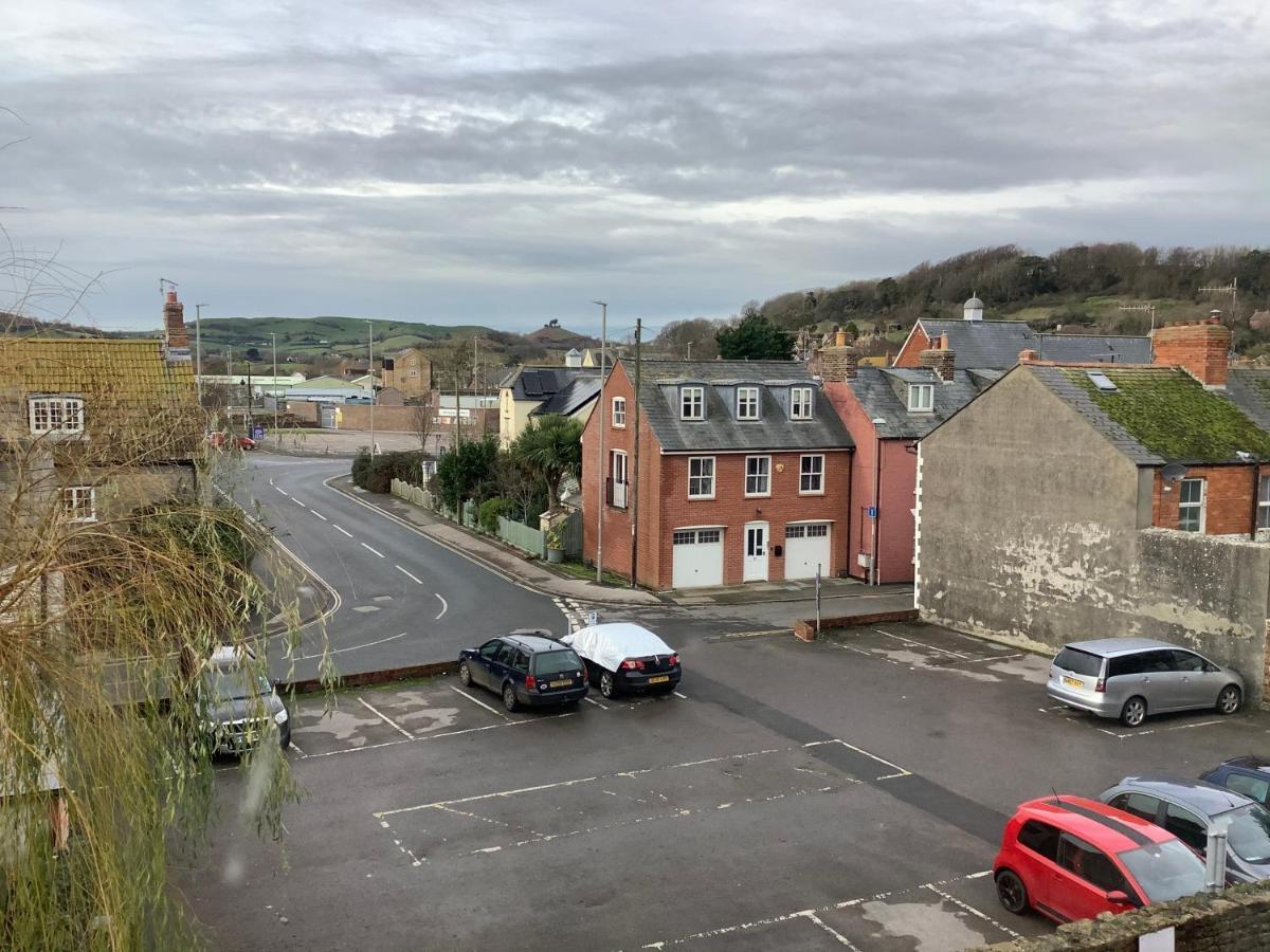 Relaxing Townhouse In The Heart Of Bridport Villa Eksteriør billede